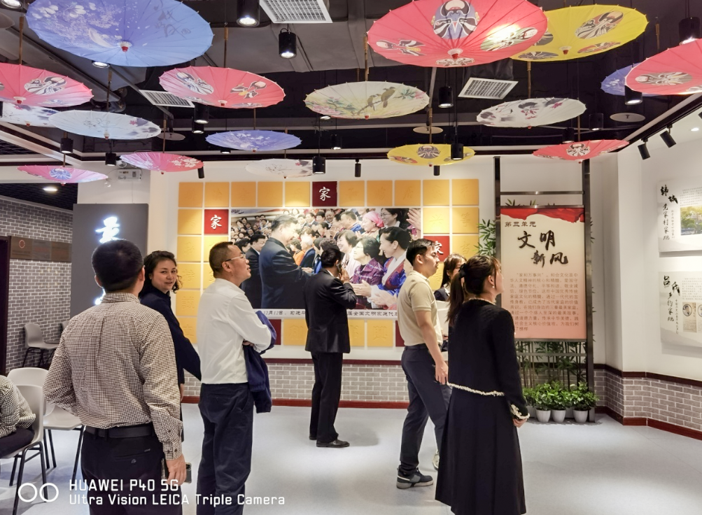 公司固定收益部黨支部、投行業(yè)務(wù)部黨支部、綜合事務(wù)部與金融（產(chǎn)業(yè)）基地保障黨支部開展聯(lián)合黨日活動