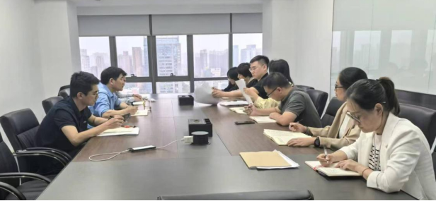 資金管理與財務(wù)核算中心聯(lián)合黨支部開展深入貫徹中央八項(xiàng)規(guī)定精神學(xué)習(xí)教育